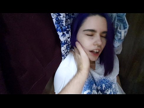 ❤️ พบน้องสาวของฉันในตู้เสื้อผ้าและช่วยเธอหลั่ง ️❌ หนังโป๊รัสเซีย ที่เรา